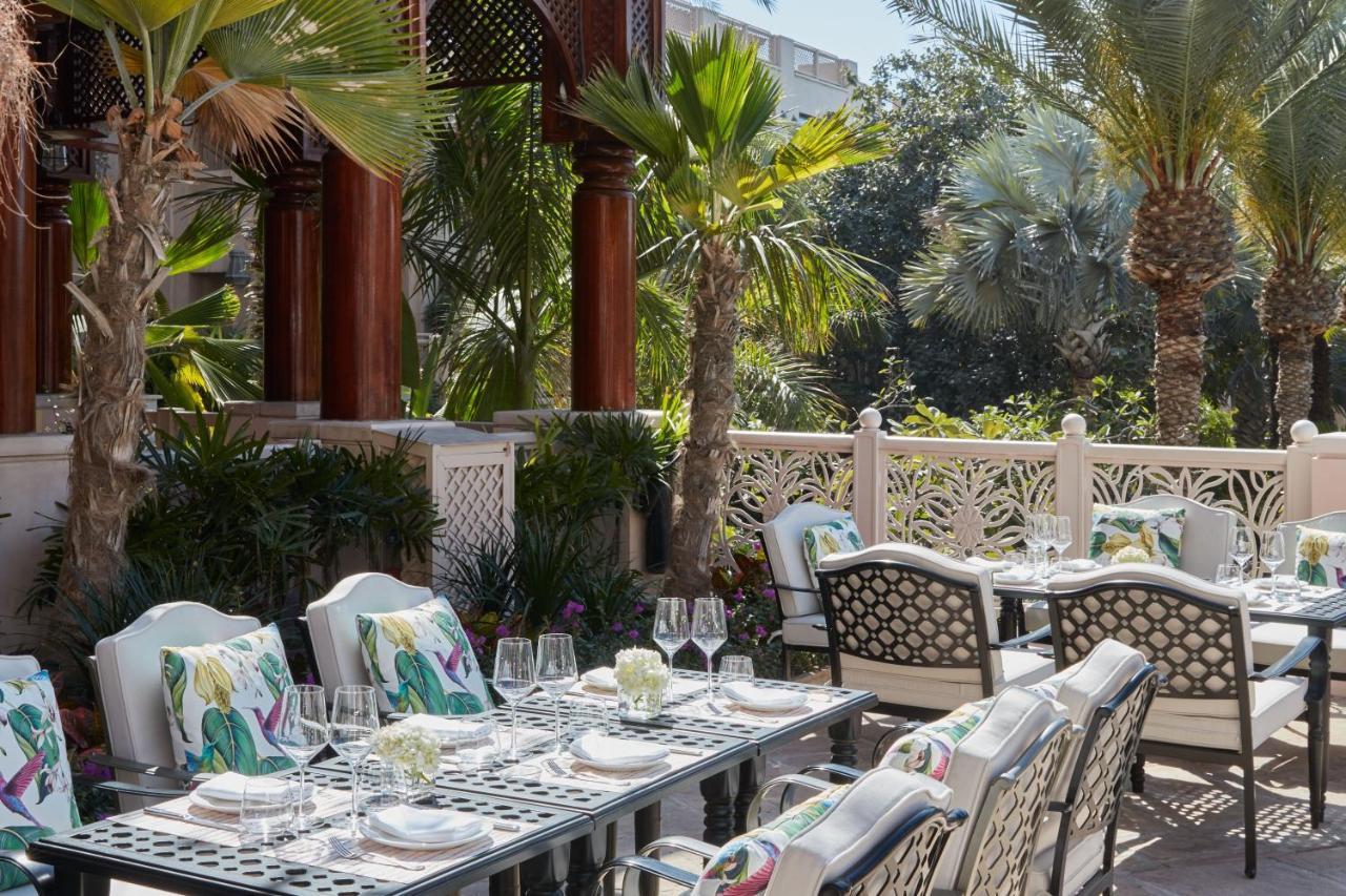 Jumeirah Dar Al Masyaf Dubai Ngoại thất bức ảnh The Palace's outdoor dining area