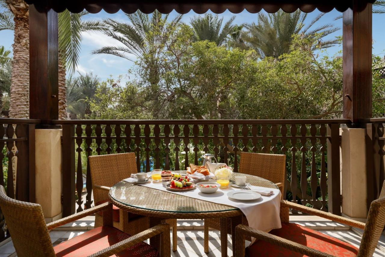 Jumeirah Dar Al Masyaf Dubai Ngoại thất bức ảnh A balcony at the hotel