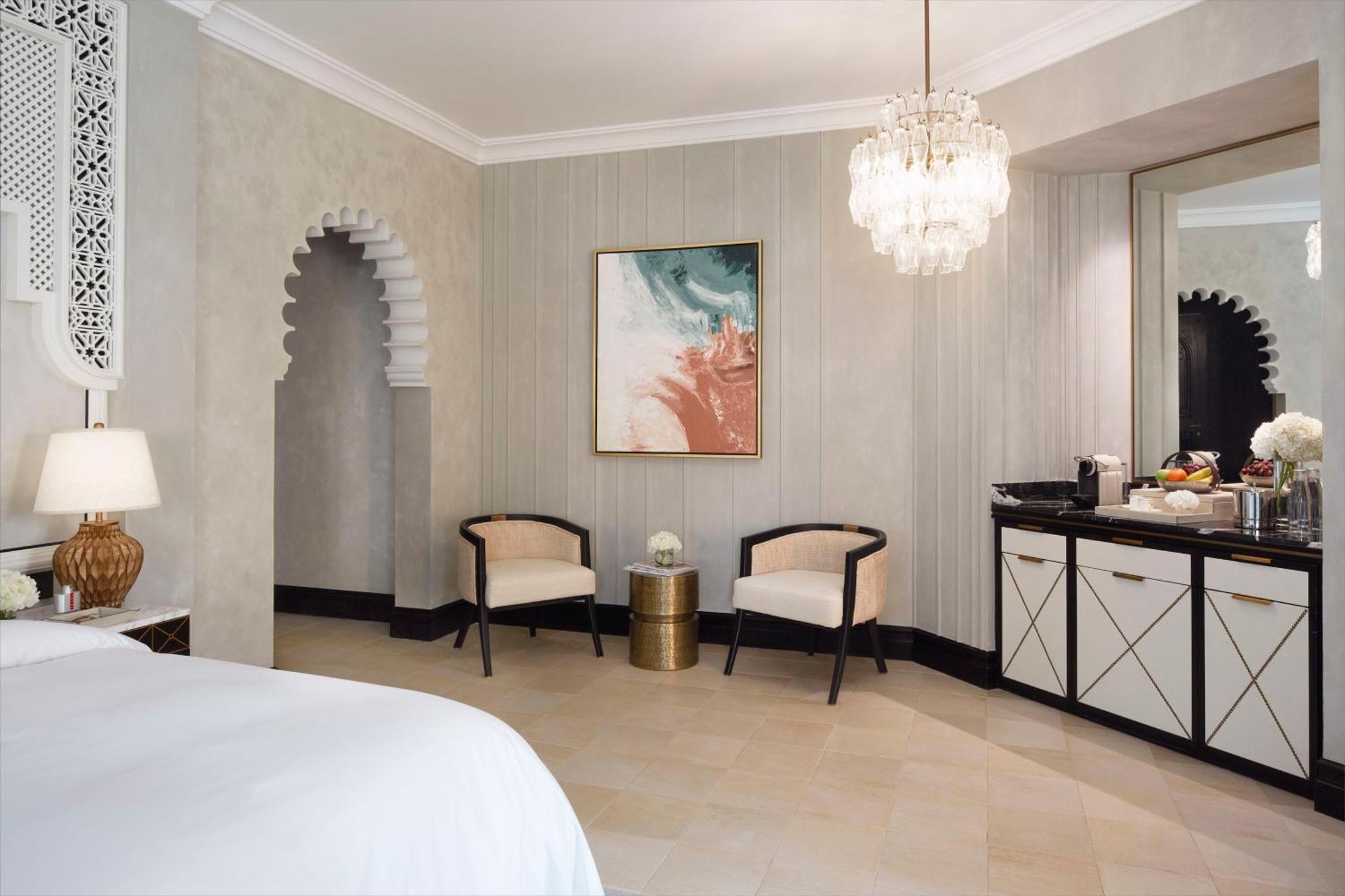 Jumeirah Dar Al Masyaf Dubai Ngoại thất bức ảnh A guest room at The St. Regis
