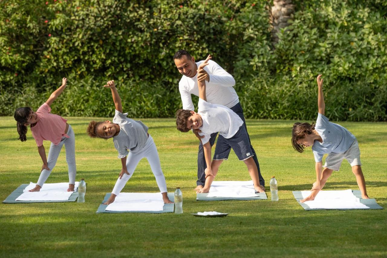 Jumeirah Dar Al Masyaf Dubai Ngoại thất bức ảnh The Crown Prince and his children practice yoga at the Crown Prince's summer residence, 2019